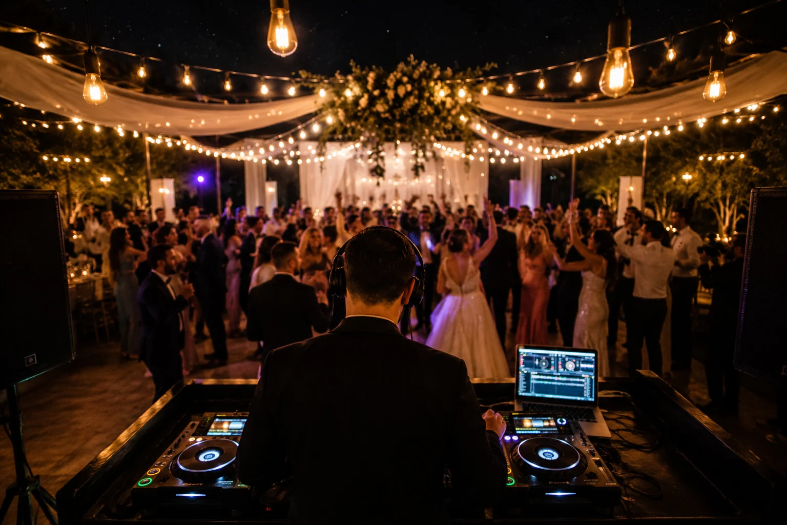 Wedding DJ σε γαμήλια δεξίωση στη Θεσσαλονίκη